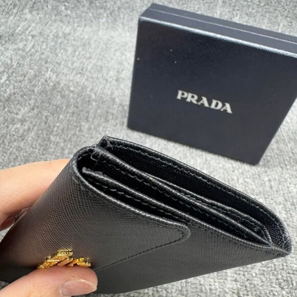 Prada Leather Wallet 235-020625 - Picture 8 of 12